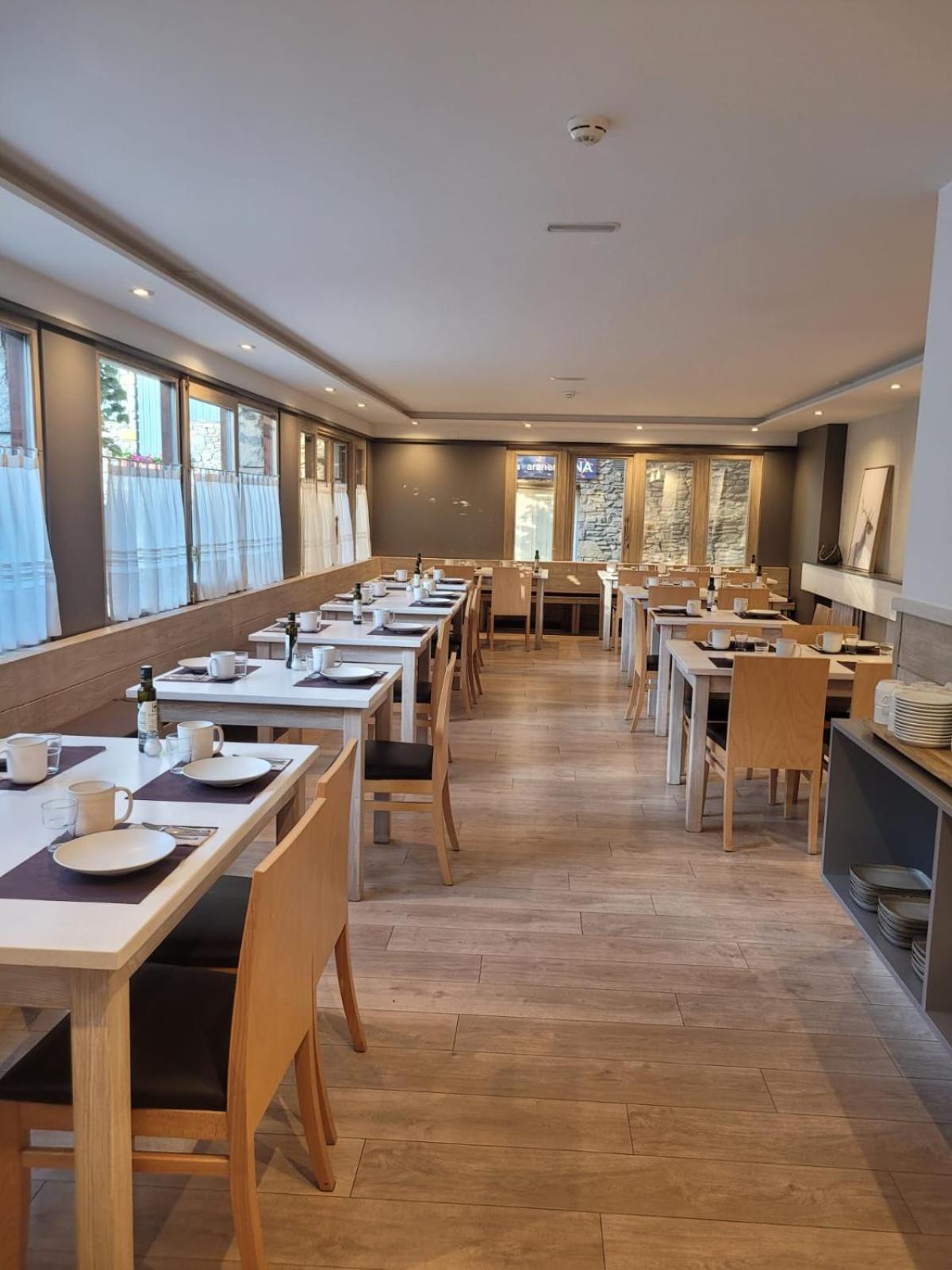 Hotel Ribaeta Вьелья Экстерьер фото